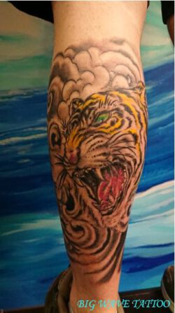 Tattoo mit Tigerkopf